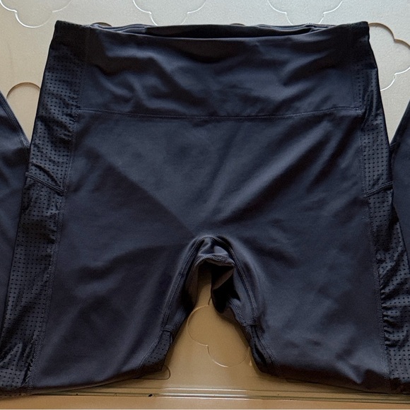 FABLETICS Motion 365+ Black High-Waisted Leggings Women’s size XL - Picture 7 of 13